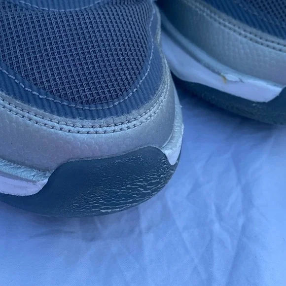 Nike Air Zoom G.T. Hustle 2 basketball shoes in the Light Carbon Women's size 9 - Picture 6 of 13